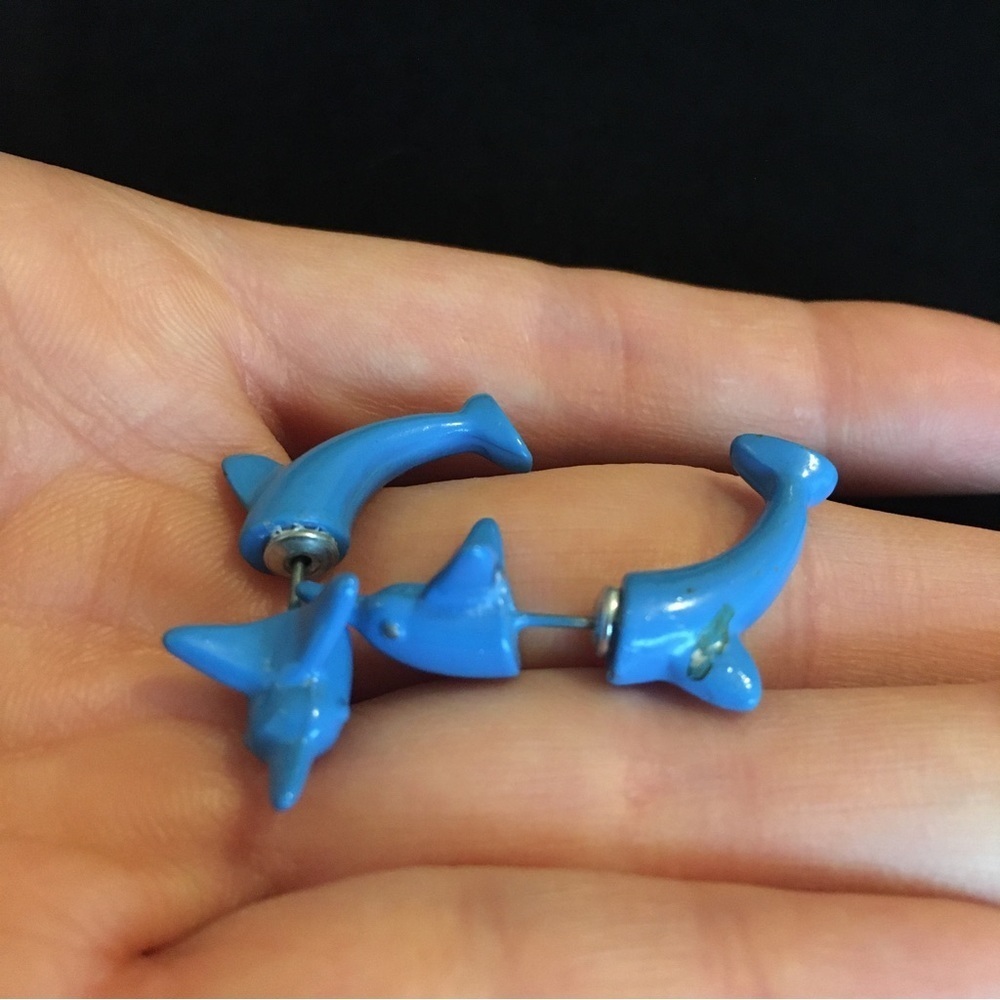 Jewelry - VINTAGE Blue Dolphin Earrings - Picture 6 of 9